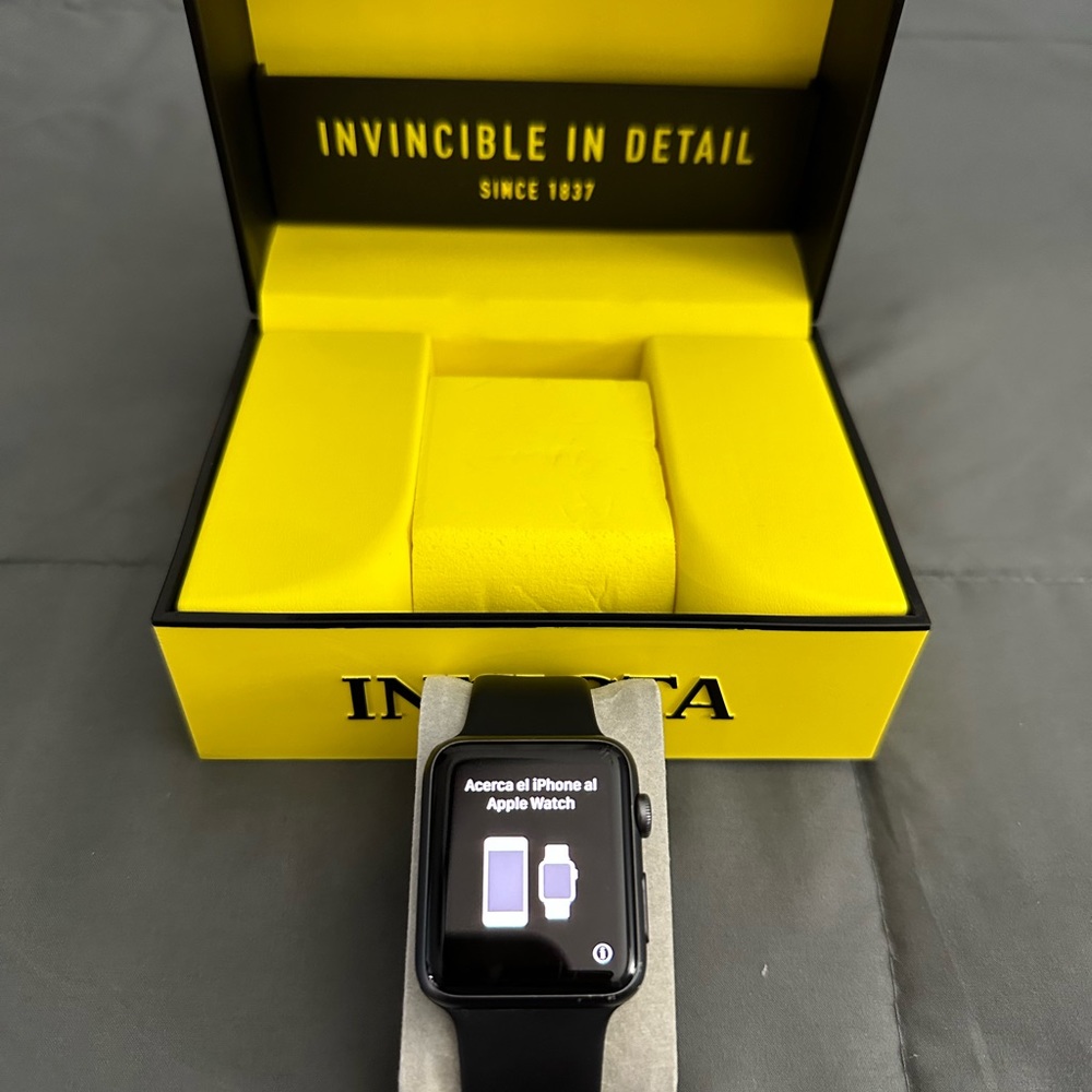 Apple Watch gray series 1
